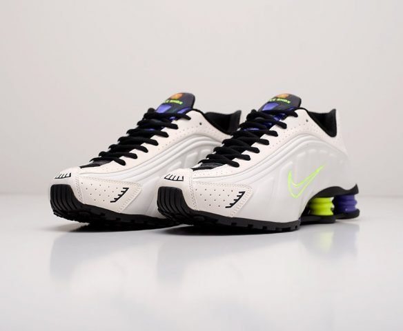 Nike shox r4 boys best sale